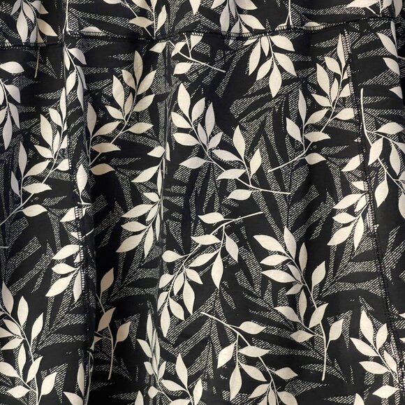 AVE Leisure Plus Size 22/24 Black & White Leaf Print Skort - Picture 8 of 12